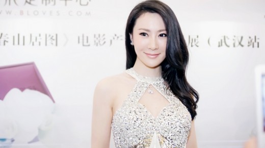 石天琦亮相珠寶活動 華美鉆飾點綴性感禮服