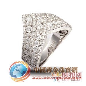 “女王的恩賜”主鉆1.04克拉