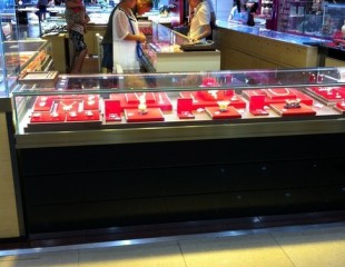 海口消費市場節后后勁十足 馬年生肖黃金飾品走俏