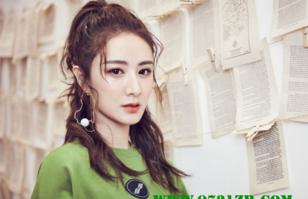 周大生小蠻腰鉆石項鏈亮相薇婭直播間，10秒鐘爆賣18000件！