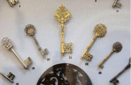 周生生全新V&A博物館珠寶系列 用現(xiàn)代工藝展現(xiàn)古董鑰匙之美