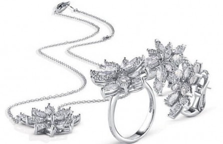 珠寶品牌Damiani圣誕特推出全新EMOZIONI雪花系列