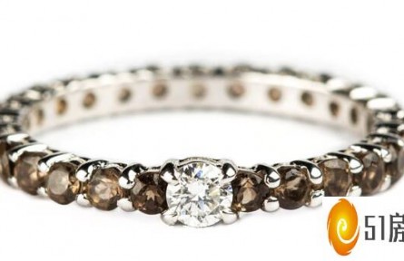 Cristina Santos的寶石永恒戒指