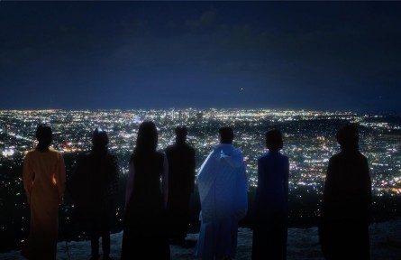 以Marisfrolg的方式，抵達(dá)她處