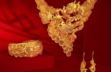 國(guó)風(fēng)“三金”再添經(jīng)典——明牌珠寶《花田囍事》足金婚嫁新品浪漫上市