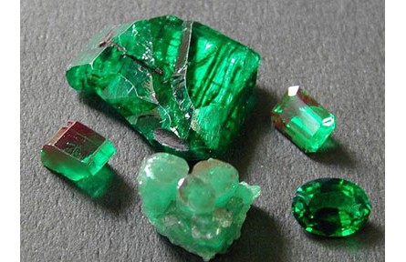 國產新疆祖母綠 四個方面評價質量優劣好壞