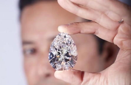 228.31克拉梨形鉆石亮相佳士得日內(nèi)瓦拍賣，成交價(jià)約1.48億人民幣！