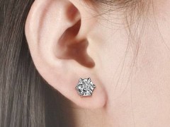 20歲清純女孩應該挑選什么樣的鉆石耳飾
