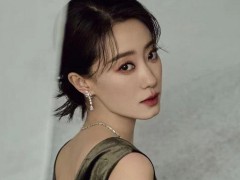 張小斐佩戴戴比爾斯珠寶展現端莊典雅國風之美