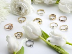 戴比爾斯推出 Ten/Ten 天然鉆石訂婚戒指系列