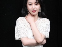 李夢佩戴伯爵珠寶出席慈善盛典