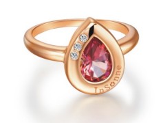 魅力彩金鉆戒 點綴時尚