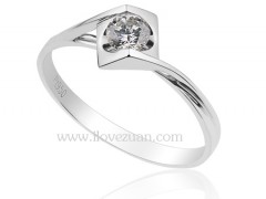 真鉆石與"蘇聯(lián)鉆"的區(qū)別