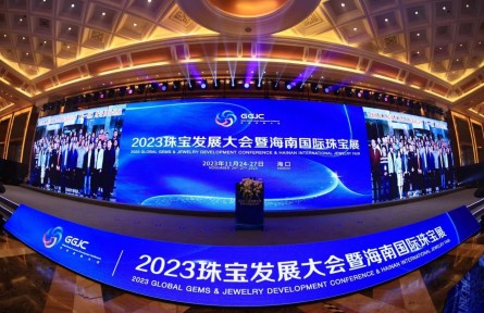 標準化分級的瑪雅綠翡翠 精彩亮相海南國際珠寶展