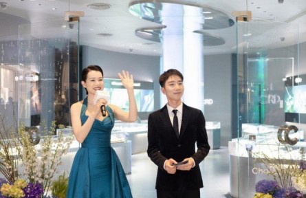 CRD克徠帝發光合伙人胡杏兒，閃耀亮相成都萬象城至臻高級珠寶展